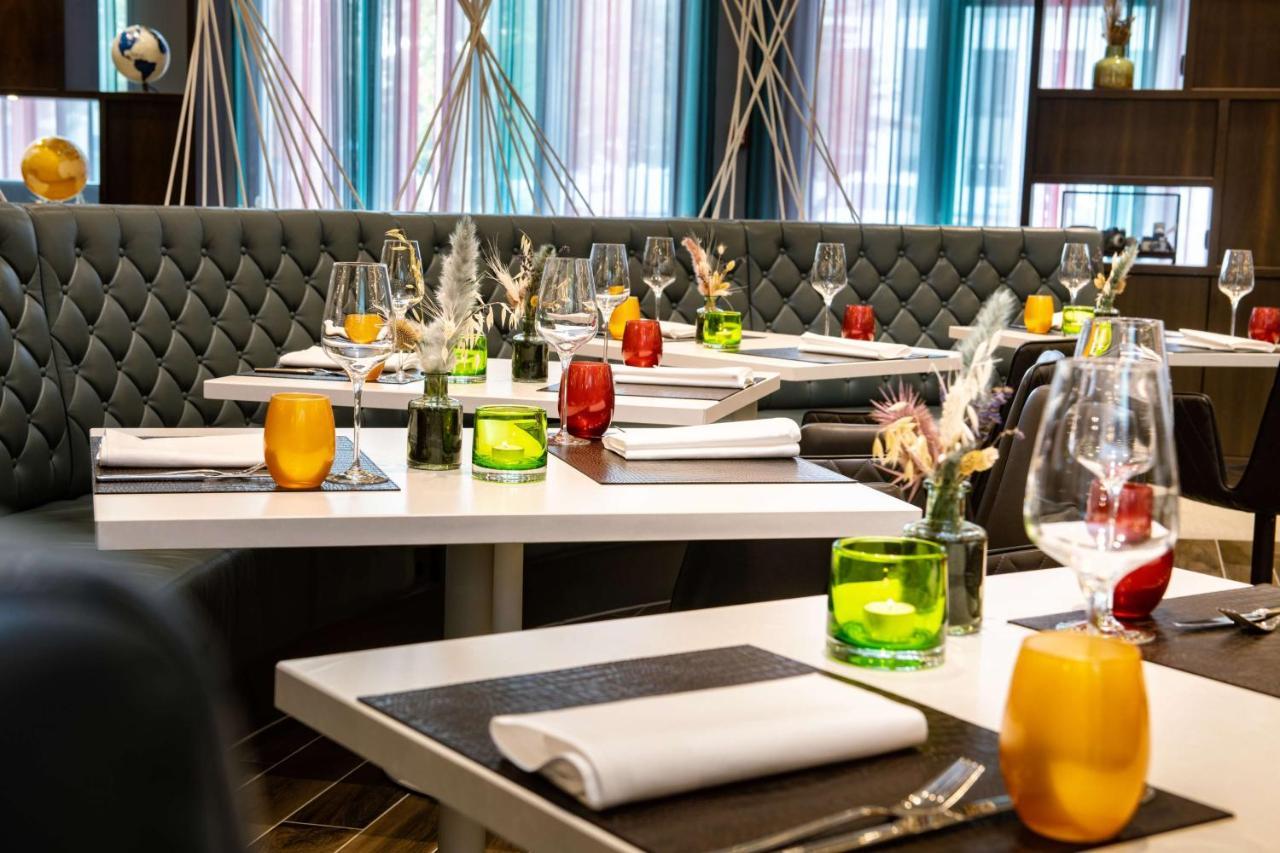 Отель Hyatt Place Frankfurt Airport